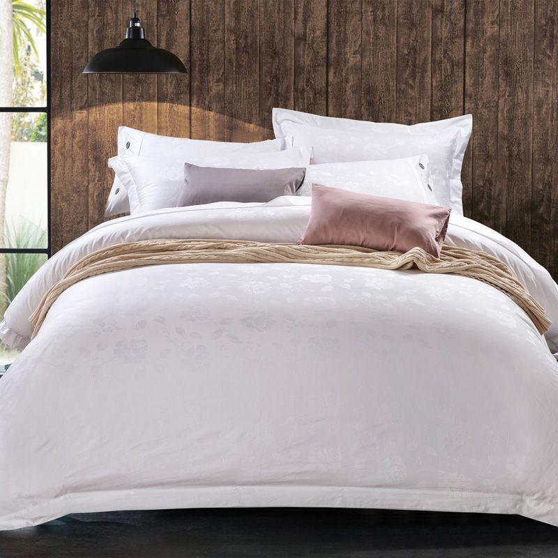 Как почистить белые простыни в гостинице?