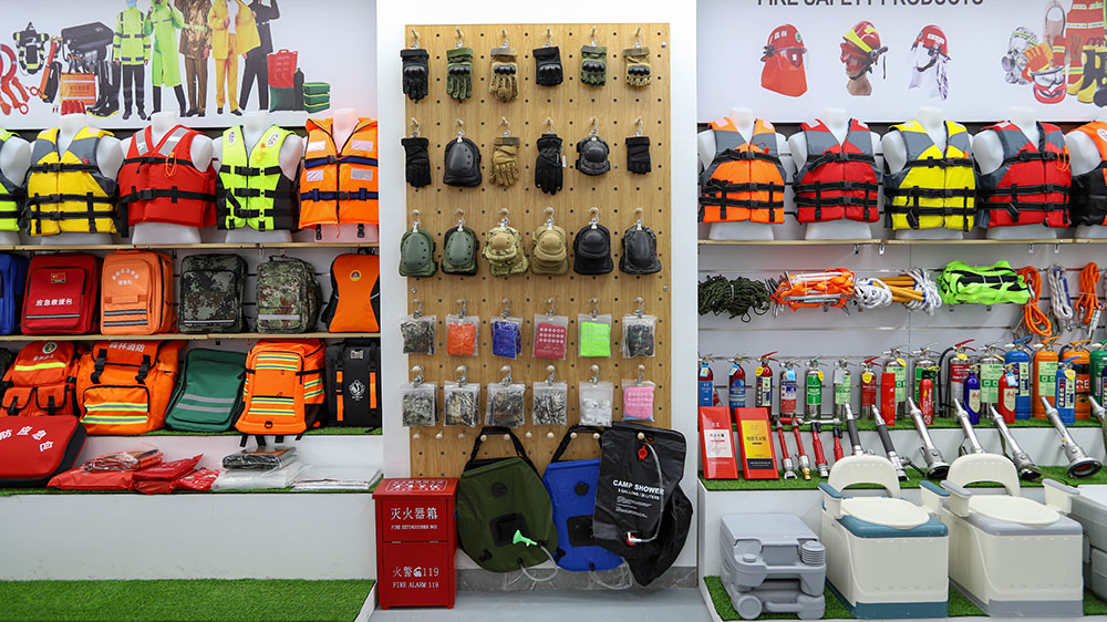 Chinese Factory B2B Wholesale Water Rescue Boat (Tanzania Market): 5-Minute Rapid Inflation + 6-Person Capacity + Puncture-Resistant Design, ISO Certified for Flood Rescue Scenarios